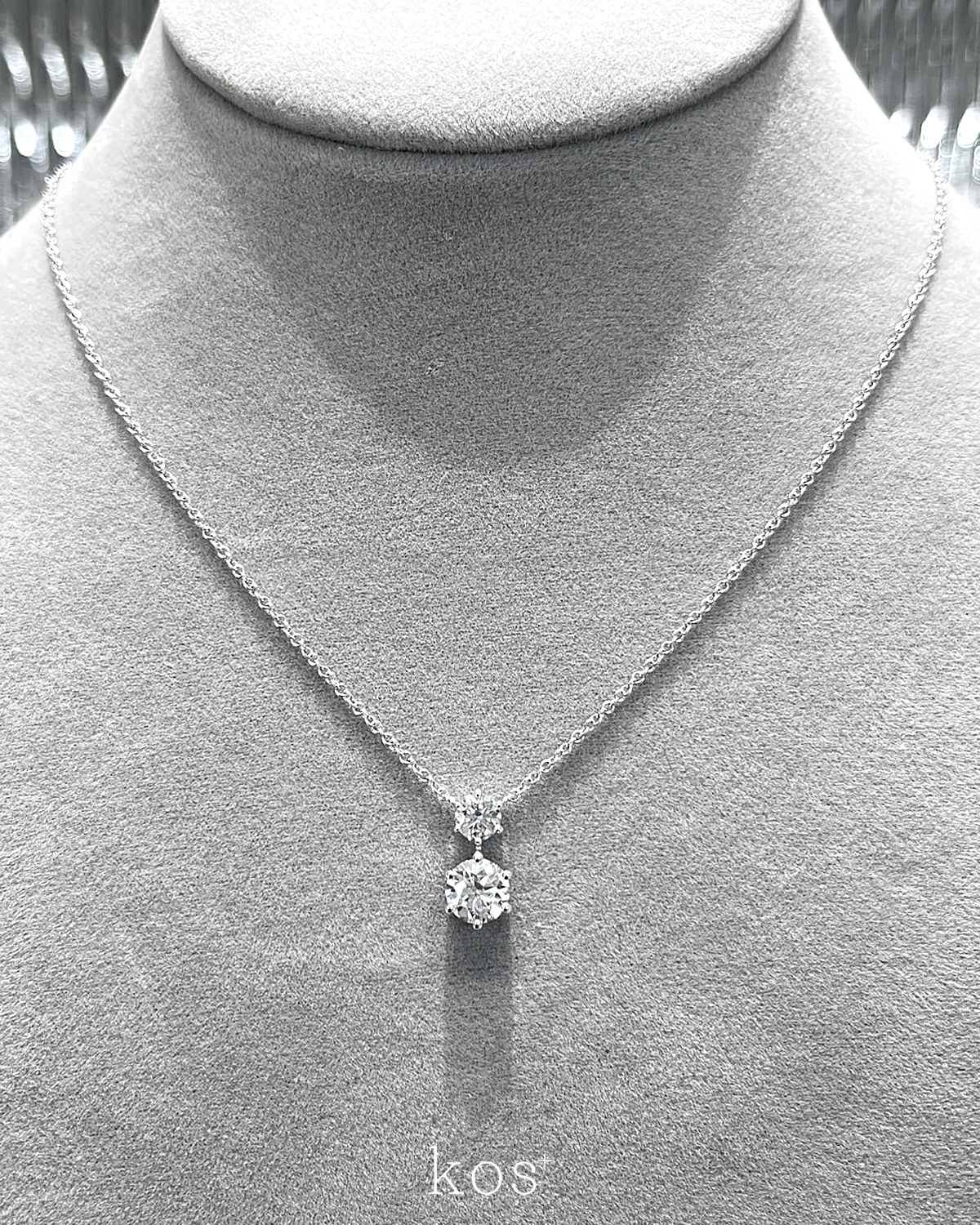 สร้อยคอจี้เพชร 2 เม็ด Round Cut Diamond ตัวเรือนทองขาว