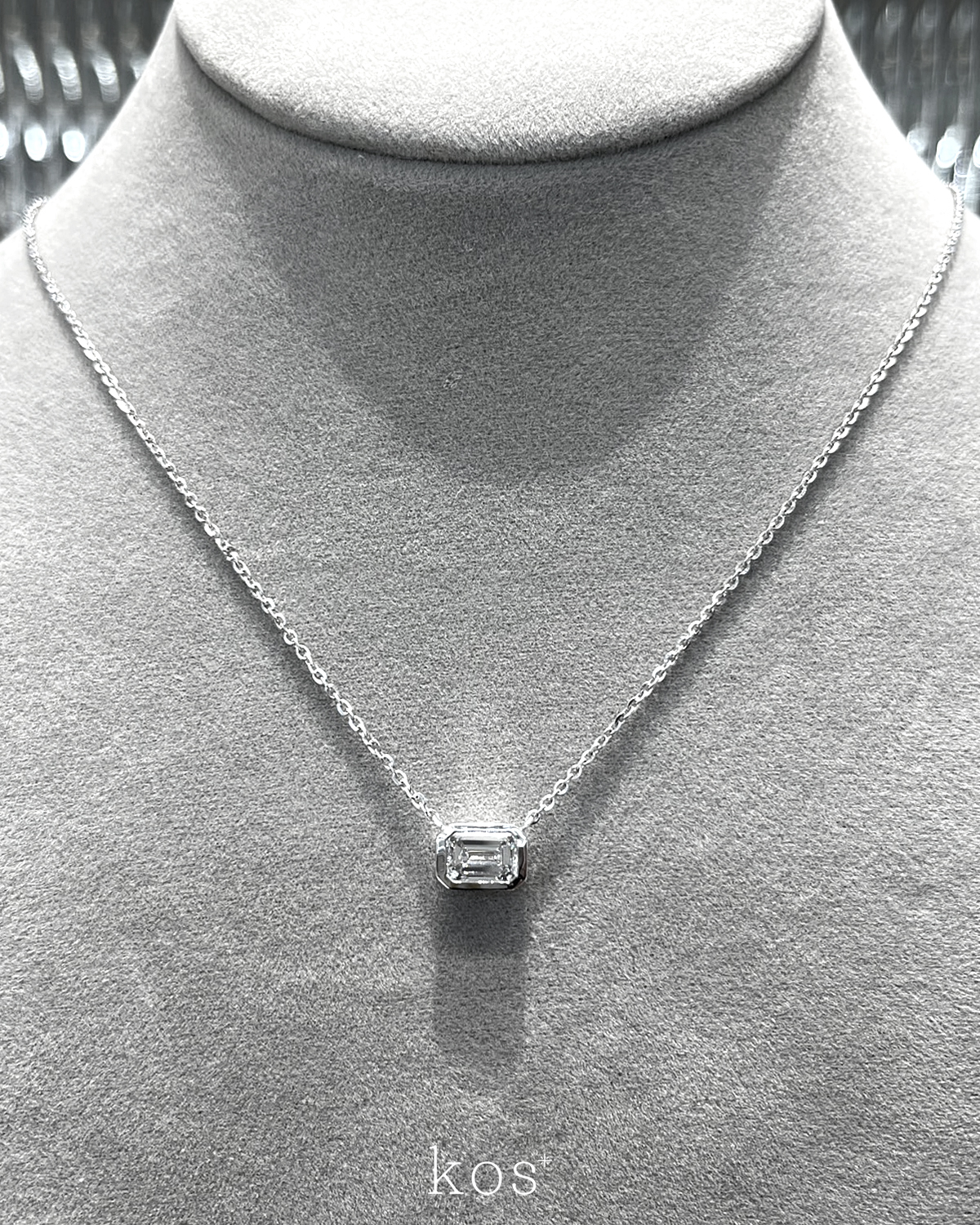 สร้อยเพชรแท้เม็ดเดี่ยว Emerald Cut Solitaire ตัวเรือนทองขาว