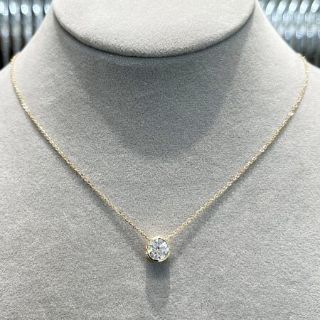 สร้อยเพชรแท้เม็ดเดี่ยว Round Brilliant Cut ฝังหุ้ม Bezel Setting ตัวเรือนทองคำ