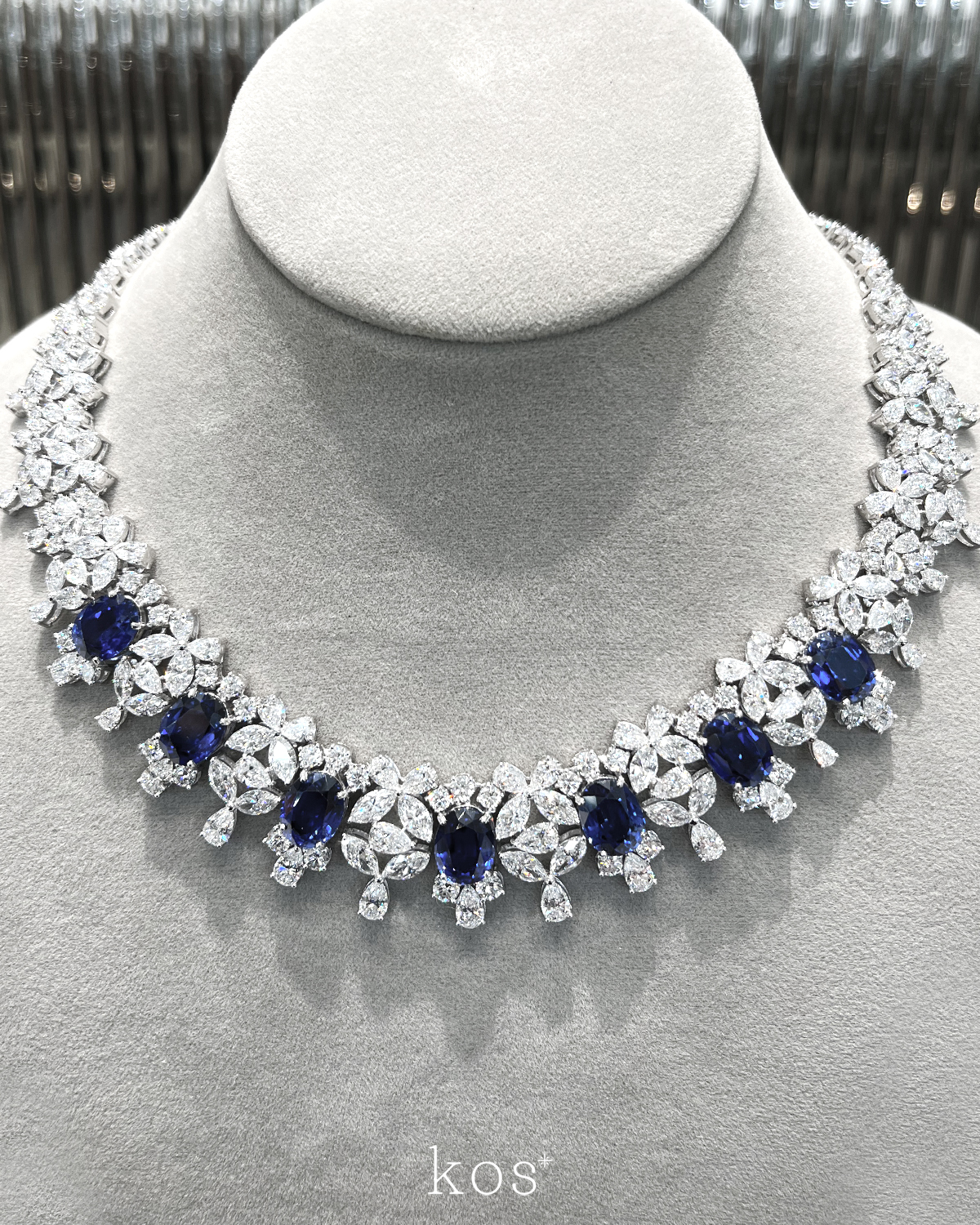 สร้อยคอเพชรแท้ประดับพลอยไพลินสีน้ำเงิน