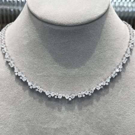 สร้อยคอเพชรจัดเรียงแบบ Cluster กลุ่มดาว ดีไซน์อ่อนช้อย