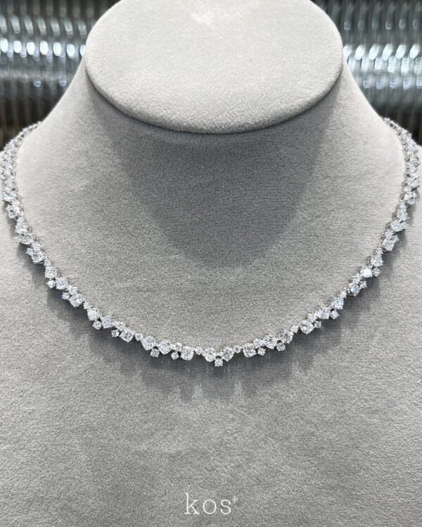 สร้อยคอเพชรจัดเรียงแบบ Cluster กลุ่มดาว ดีไซน์อ่อนช้อย