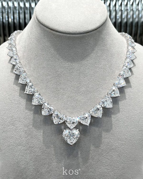 สร้อยคอเพชรหัวใจ ดีไซน์หรูหราด้วยเพชรแท้ทรง Heart-Shape ทั้งเส้น