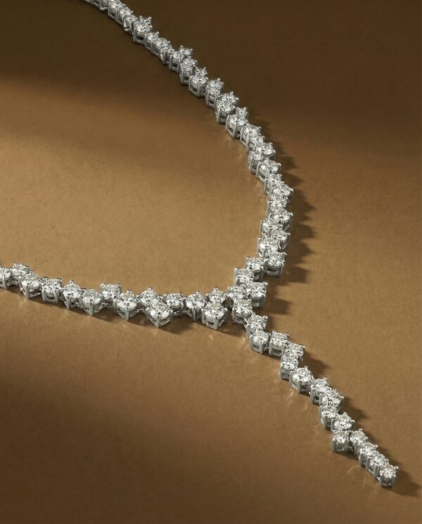 สร้อยคอเพชรแท้ดีไซน์ Y-Shape สไตล์ราชวงศ์ ประดับเพชรน้ำงามทรงกลม เรียงตัวแบบซิกแซกหรูหรา