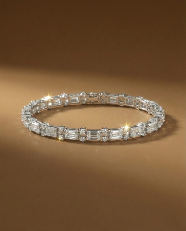 สร้อยข้อมือเพชรแท้ทรงเหลี่ยมสลับเพชรกลม ตัวเรือนทองคำขาว