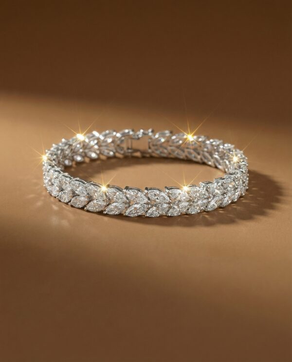 สร้อยข้อมือเพชรทรง Marquise ตัวเรือนทองคำขาว