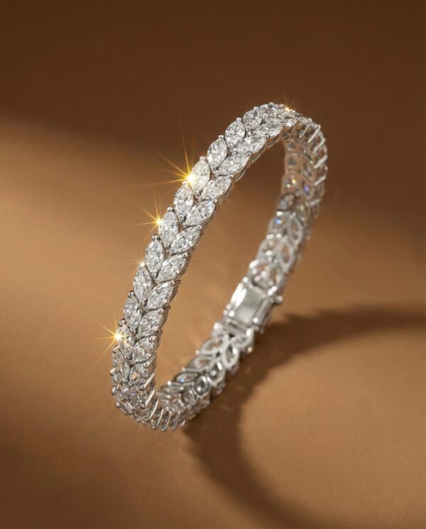 สร้อยข้อมือเพชรทรง Marquise ตัวเรือนทองคำขาว