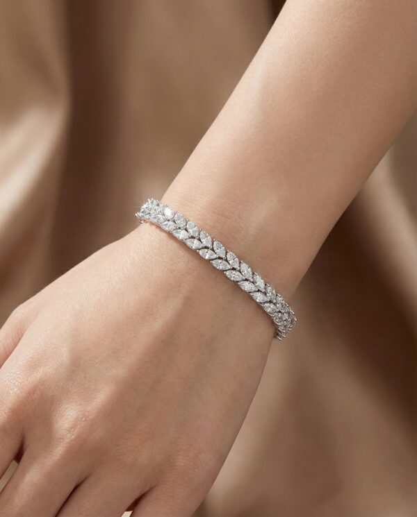 สร้อยข้อมือเพชรทรง Marquise ตัวเรือนทองคำขาว