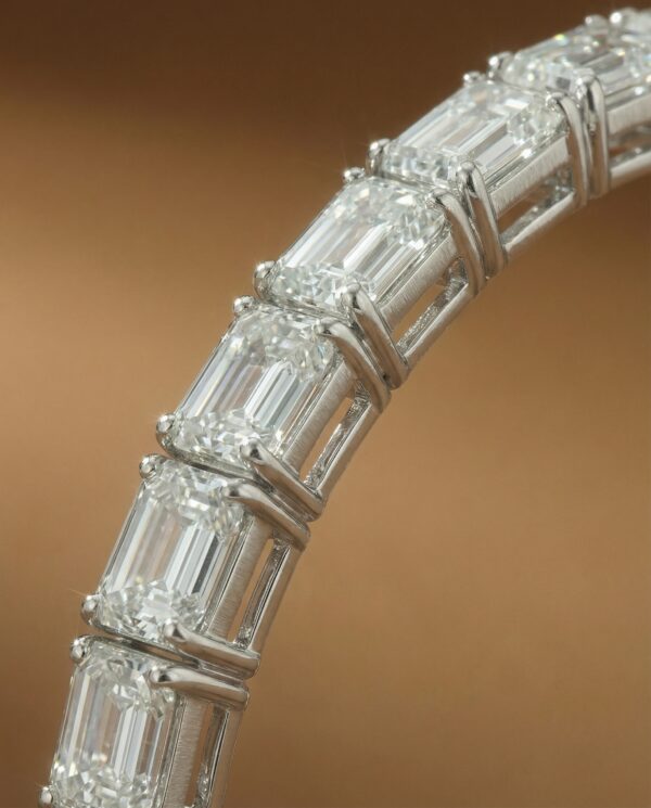 สร้อยข้อมือเพชร-Emerald-cut-Tennis-Bracelet-ทองคำขาว