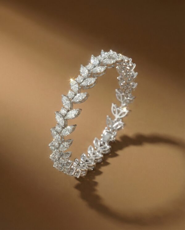 สร้อยข้อมือเพชรแฟนซี เพชรมาคีและเพชรกลม