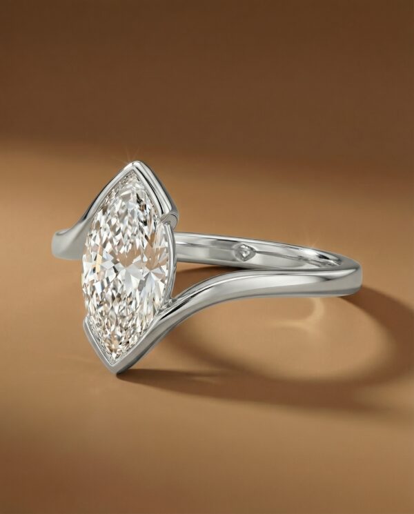 แหวนเพชร-Marquise-ดีไซน์ทันสมัย-ทองคำขาว