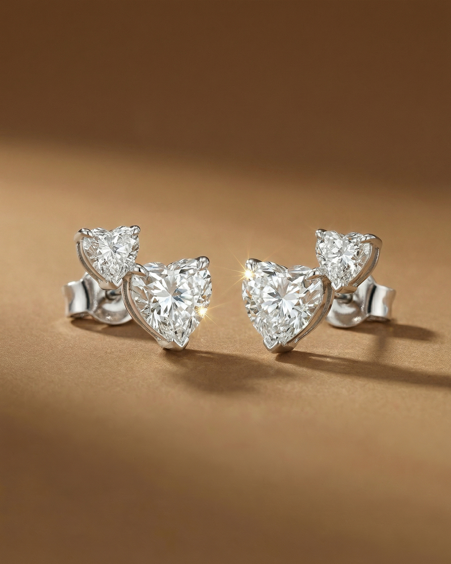 ต่างหูเพชรรูปหัวใจ 2 เม็ด