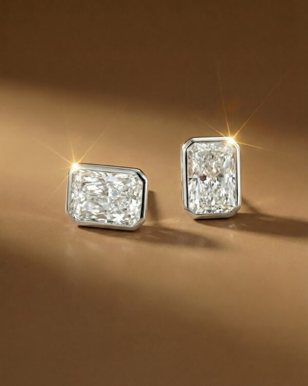 ต่างหูเพชรเม็ดเดี่ยว เพชร Radiant ตัวเรือนฝังหุ้ม