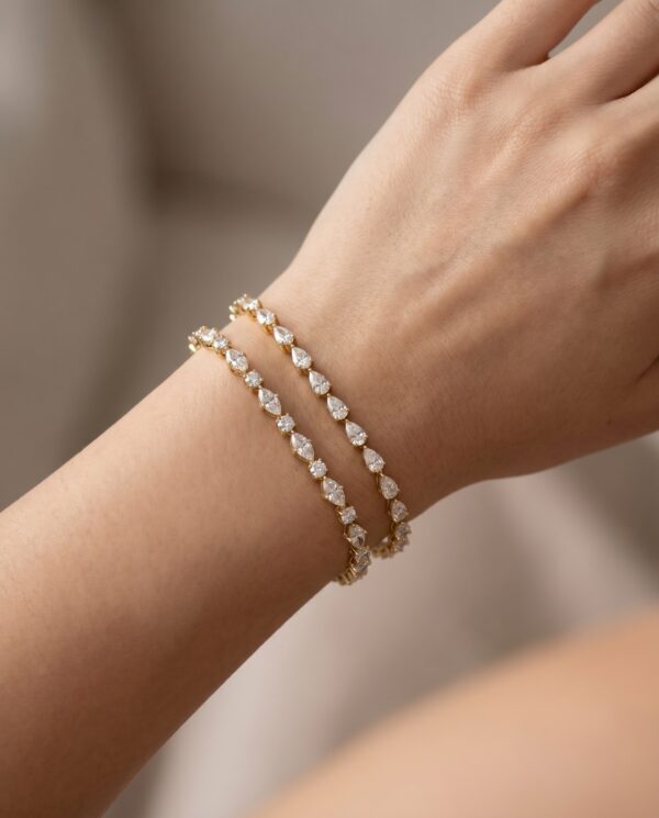 สร้อยข้อมือเพชรแท้สลับทรง Round และ Marquise Cut Tennis Bracelet ตัวเรือนทองขาว