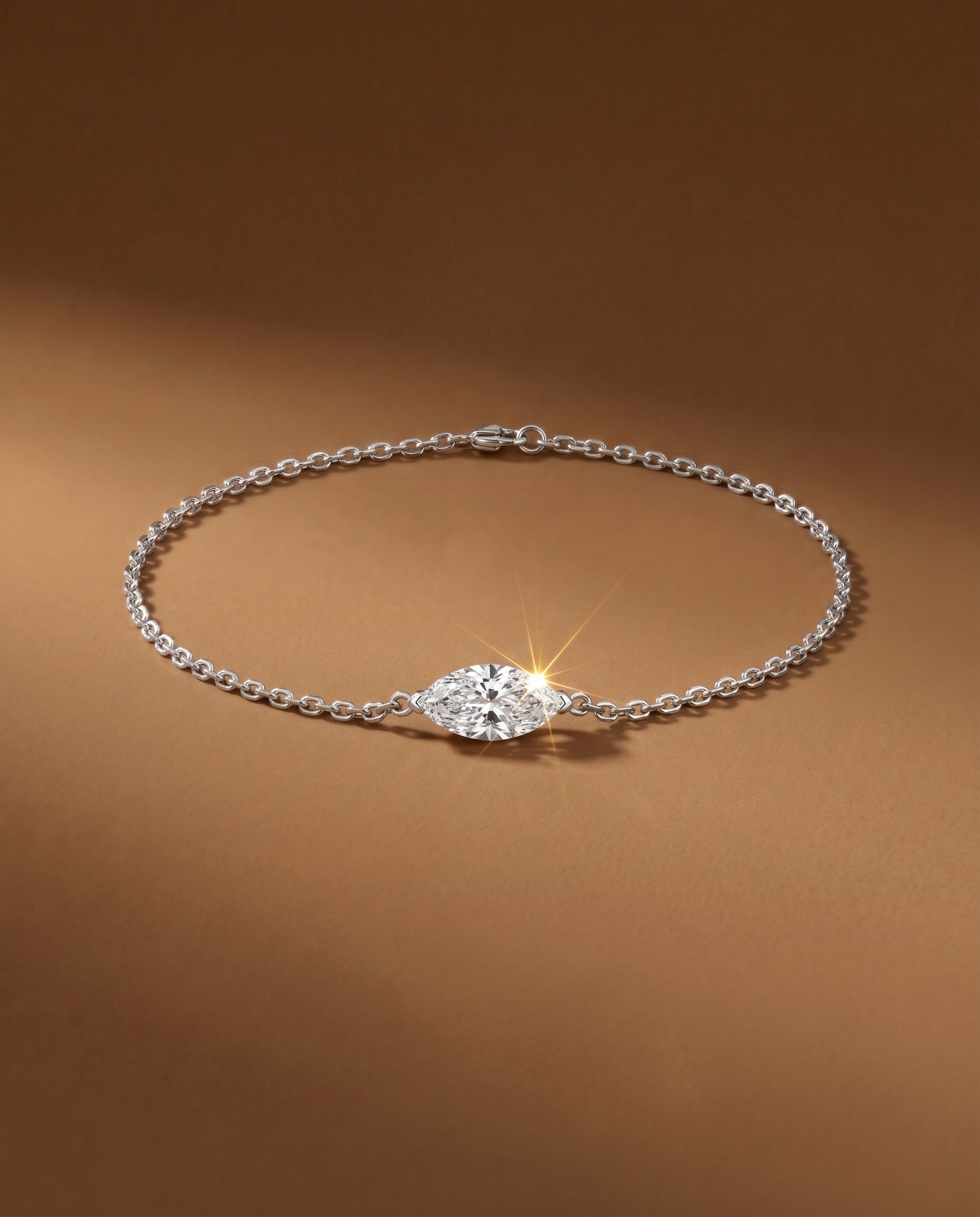 สร้อยข้อมือเพชรแท้เม็ดเดี่ยวทรง Marquise Cut ดีไซน์ตัวเรือนโซ่ทองคำขาวสไตล์มินิมอล