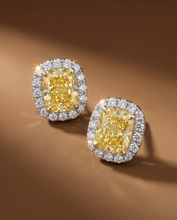 ต่างหูเพชรแท้ Fancy Yellow Diamond ทรง Cushion ล้อมเพชรขาวสไตล์ Halo