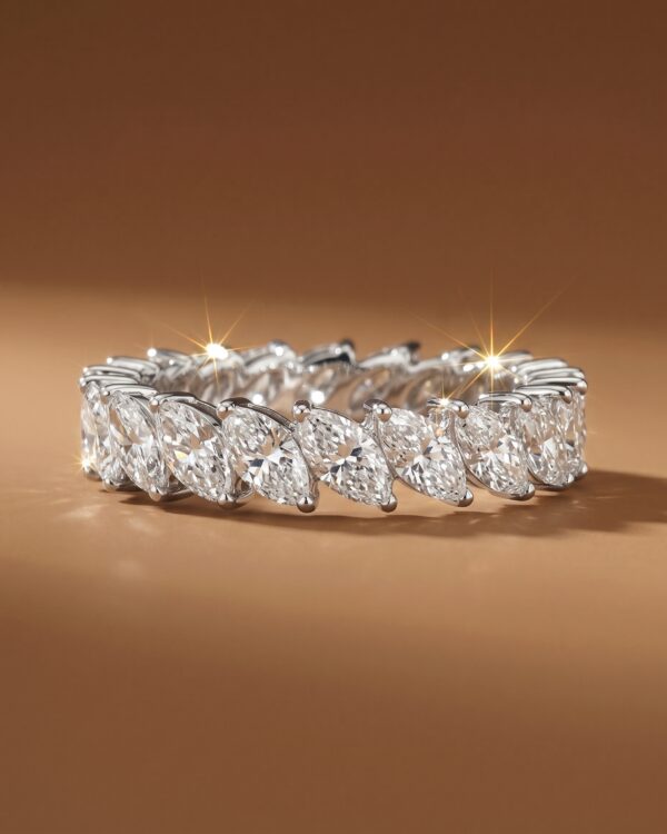 แหวนเพชรแท้รอบวง Marquise Cut Eternity Ring ดีไซน์เพชรทรงมาคีเรียงเฉียงสลับบนตัวเรือนทองคำขาว