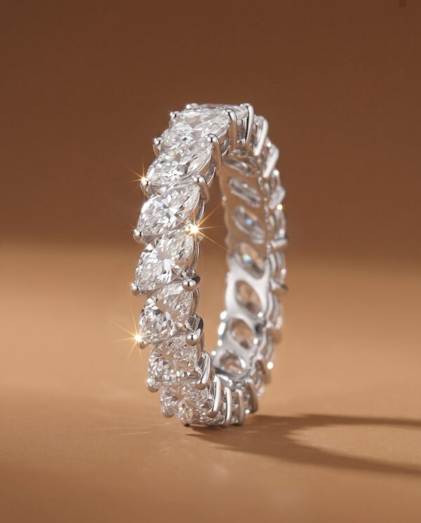 แหวนเพชรแท้รอบวง Marquise Cut Eternity Ring ดีไซน์เพชรทรงมาคีเรียงเฉียงสลับบนตัวเรือนทองคำขาว