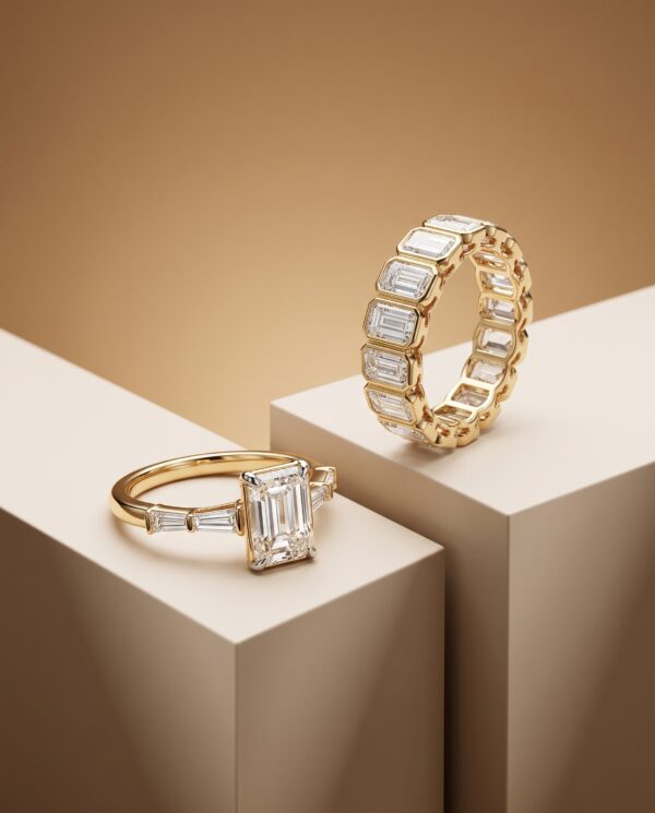 แหวนเพชรแถบรอบวง ทรงเอเมอรัลด์คัต Bezel Eternity Ring