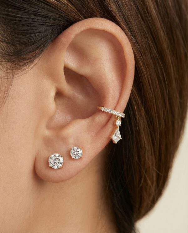 ต่างหู Ear Cuff เพชรแท้แถวไมโครพาเว่ ห้อยจี้เพชรทรงไคท์ Kite Cut